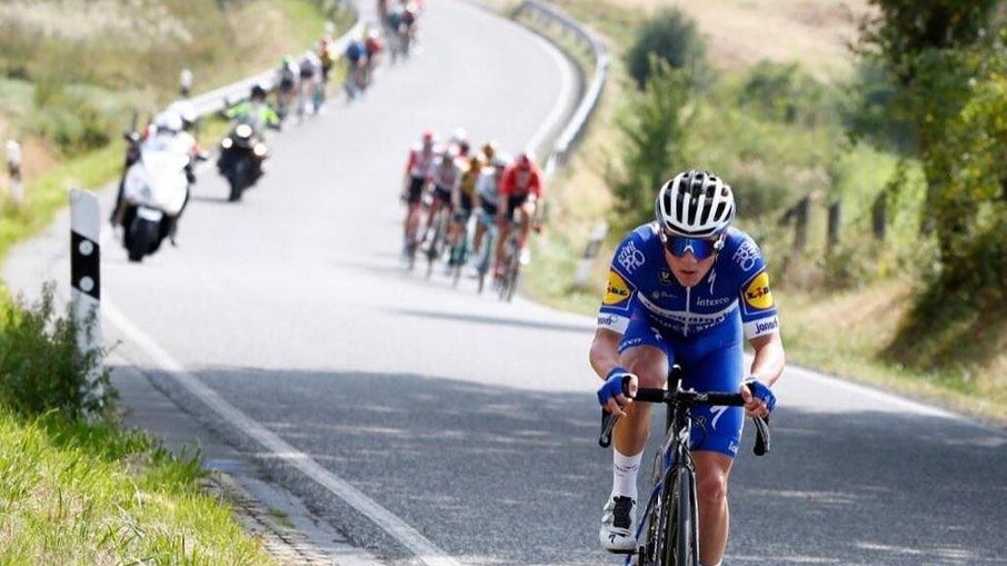 Ciclistas fazem história e dão 22 mil voltas na Terra