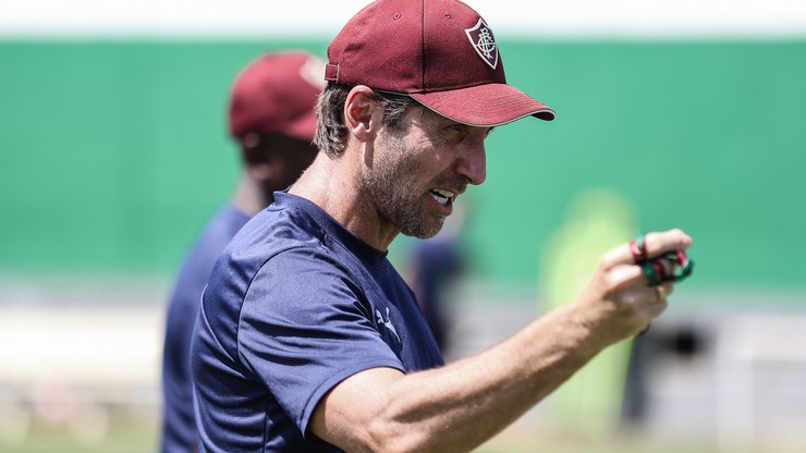 Fluminense%20liga%20o%20sinal%20de%20alerta%20em%20negocia%C3%A7%C3%B5es%20para%20o%20ataque