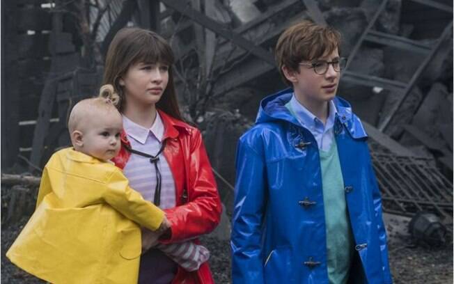 Violet, Klaus e Sunny Baudelaire, órfãos em 'Desventuras em Série', da Netflix