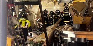Explosão deixa dezenas de feridos em bar de Madri; veja imagens