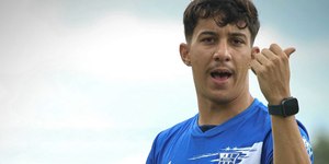 Técnico morto com tiro nas costas recebe homenagem de clubes
