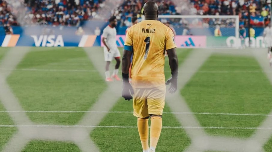 Mesmo tomando quatro gols, Johny Placide foi o destaque pelo lado haitiano
