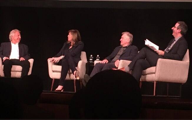 O apresentador John Oliver discutiu com Dustin Hoffman ao vivo