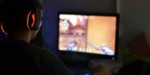 Jovens são recrutados pela internet para matar por encomenda