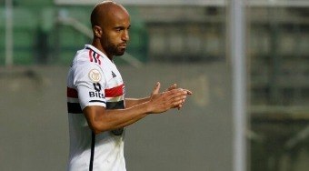 Lucas recebe pix de R$ 0,05 de torcedor para festa do filho