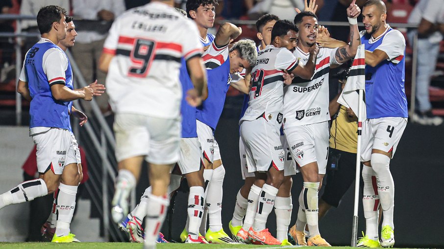 Luciano e Danielzinho marcaram na vitória sobre o Flamengo