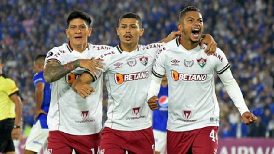 Jogadores do Fluminense comemoram após gol contra o Millonarios