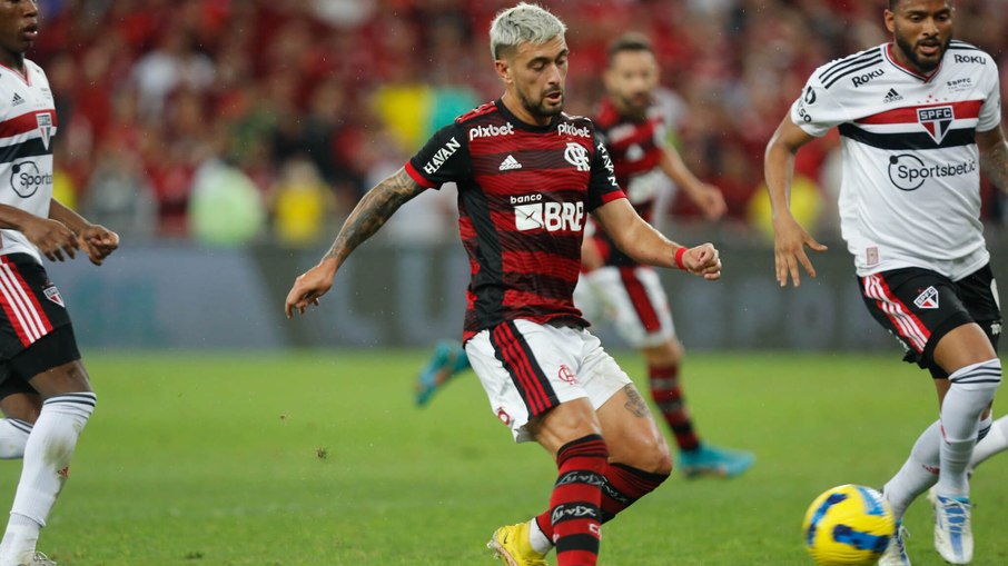 Flamengo voltou a vencer o São Paulo e avançou à final da Copa do Brasil