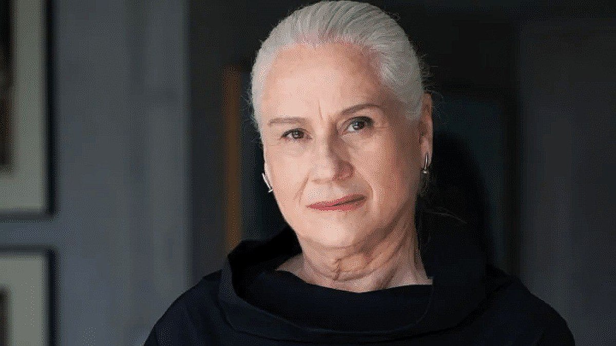 Vera Holtz desistiu de retornar como Lucinda em Avenida Brasil 2 Vera Holtz desistiu de retornar como Lucinda em Avenida Brasil 2