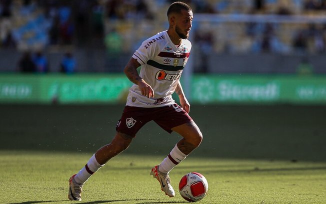 Guga deve voltar a ser titular do Fluminense depois de ficar no banco