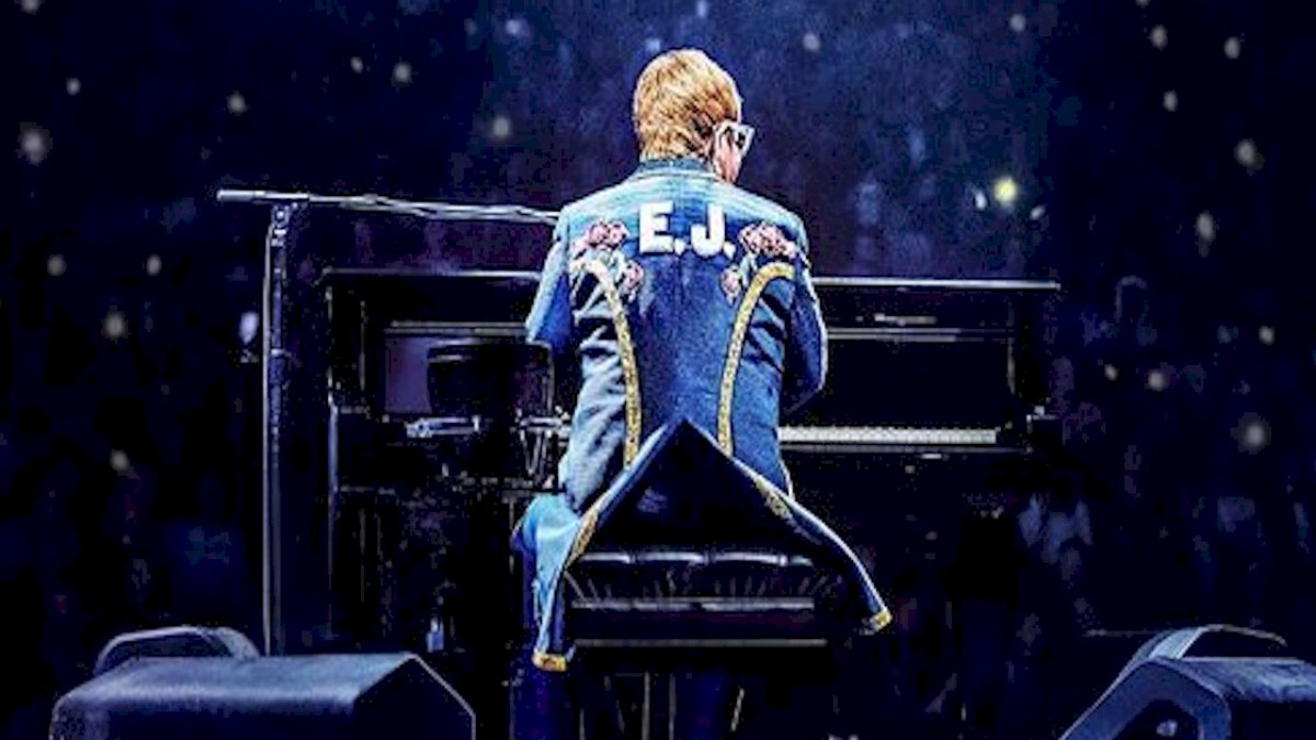 Elton John anuncia novo documentário na Disney+