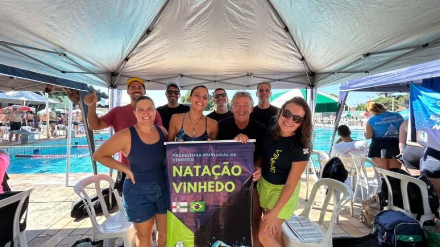A equipe de Natação Máster de Vinhedo competiu em Limeira com atletas de várias cidades do interior de São Paulo