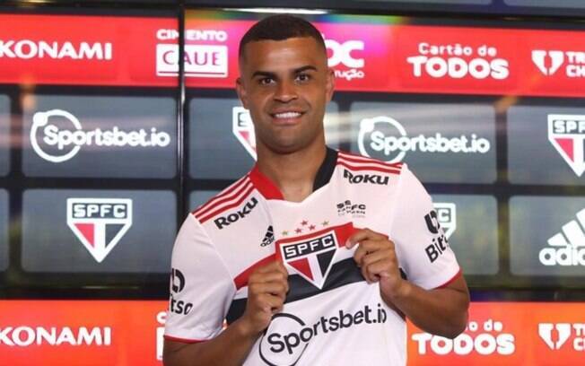 Em apresentação, Alisson diz que São Paulo não teme rivais: 'Pode bater de frente com qualquer um'