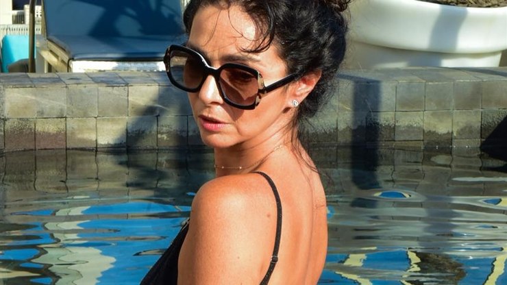 Claudia%20Ohana%20causa%20alvoro%C3%A7o%20com%20fotos%20do%20m%C3%AAs%3A%20%22Perfeita%22