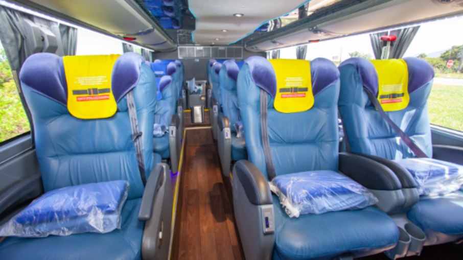 Os ônibus da Águia Branca possuem assentos espaçosos, ar-condicionado e Wi-Fi