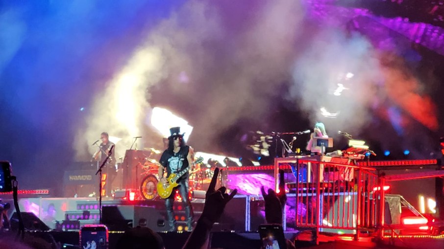 Slash durante show em São Paulo Slash durante show em São Paulo
