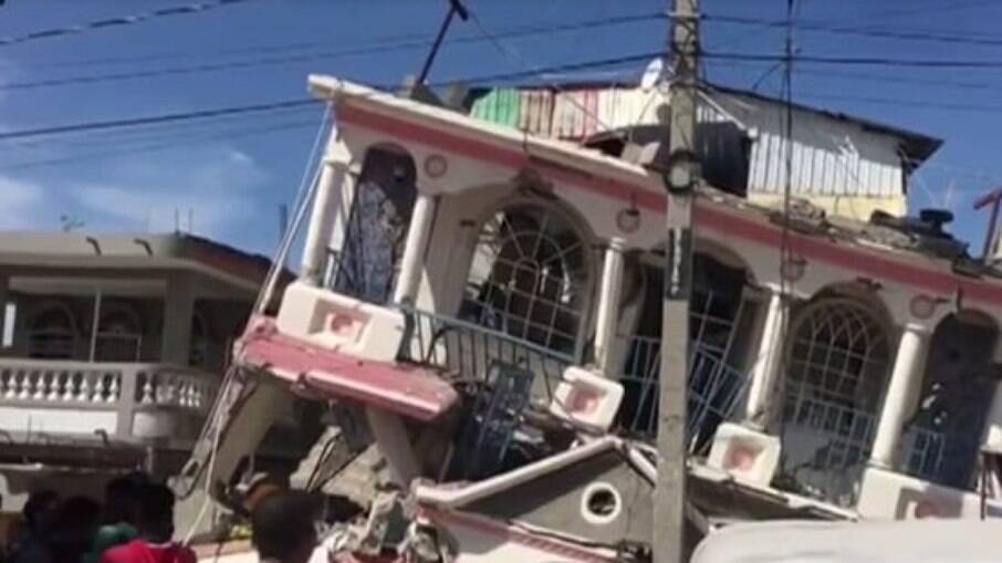 Número de mortos em terremoto no Haiti sobe para quase 2 mil
