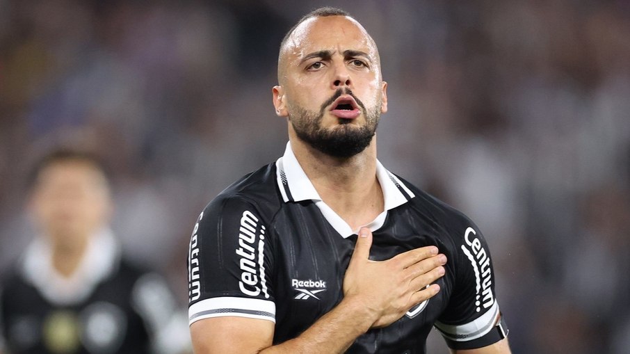 Botafogo x Cruzeiro: Arthur Cabral é arma do alvinegro no Nilton Santos