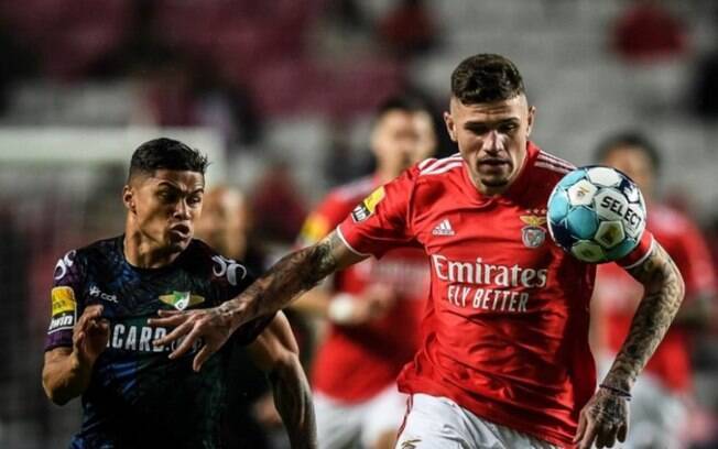 Benfica fica só no empate com Moreirense e distância para o líder Porto pode aumentar
