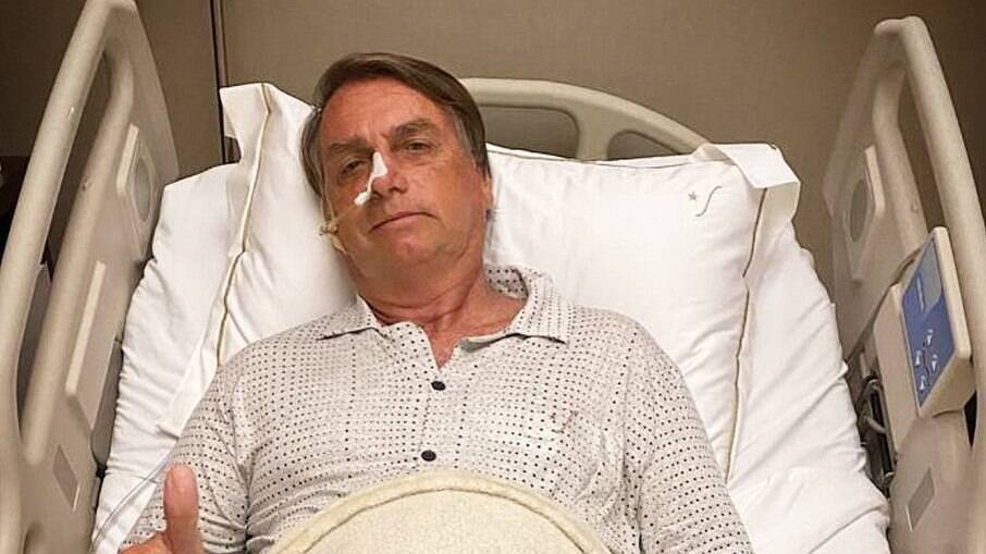 Bolsonaro publicou foto no hospital