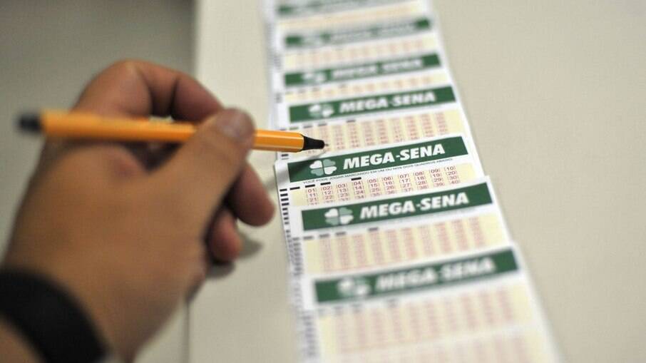 Mega-Sena: veja os números sorteados neste sábado; prêmio é de R$ 5 milhões