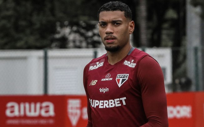 São Paulo questiona formação do profissional, hoje no Atlético, responsável pelo laudo São Paulo questiona formação do profissional, hoje no Atlético, responsável pelo laudo
