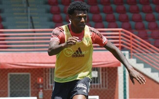 Arboleda falta a treino e será multado pelo São Paulo