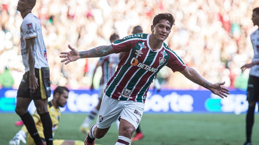 Cano anotou quatro gols na goleada do Fluminense