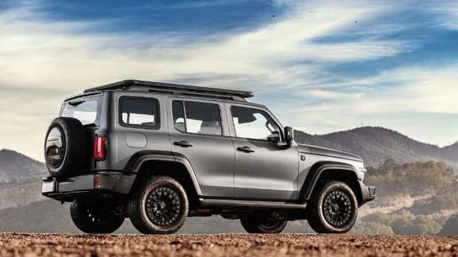TerraForce combina visual exclusivo com tração 4x4, reduzida e bloqueios eletrônicos dos diferenciais dianteiro e traseiro. TerraForce combina visual exclusivo com tração 4x4, reduzida e bloqueios eletrônicos dos diferenciais dianteiro e traseiro.