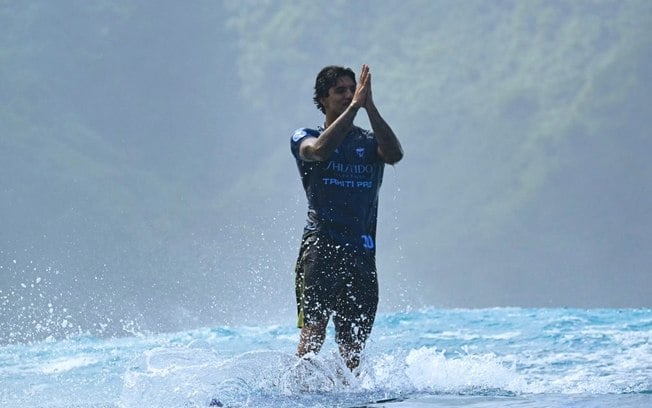 Gabriel Medina viaja rumo ao Tahiti para focar nas Olimpíadas