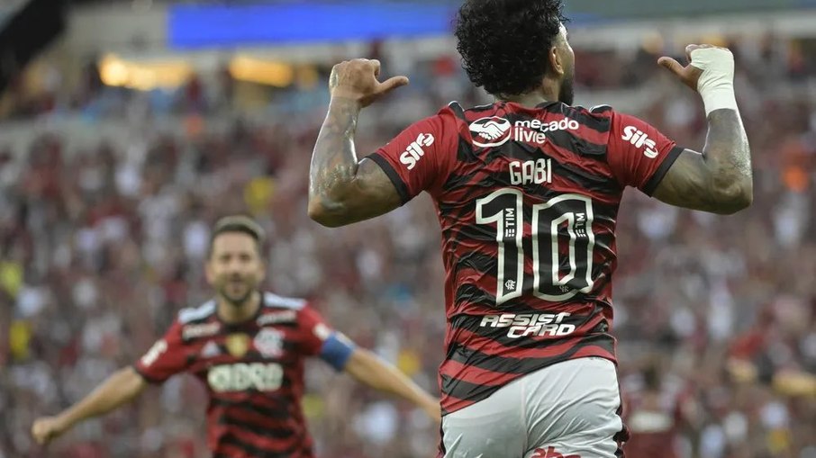 Dirigente do Flamengo confirma desejo de renovar contrato com Gabigol
