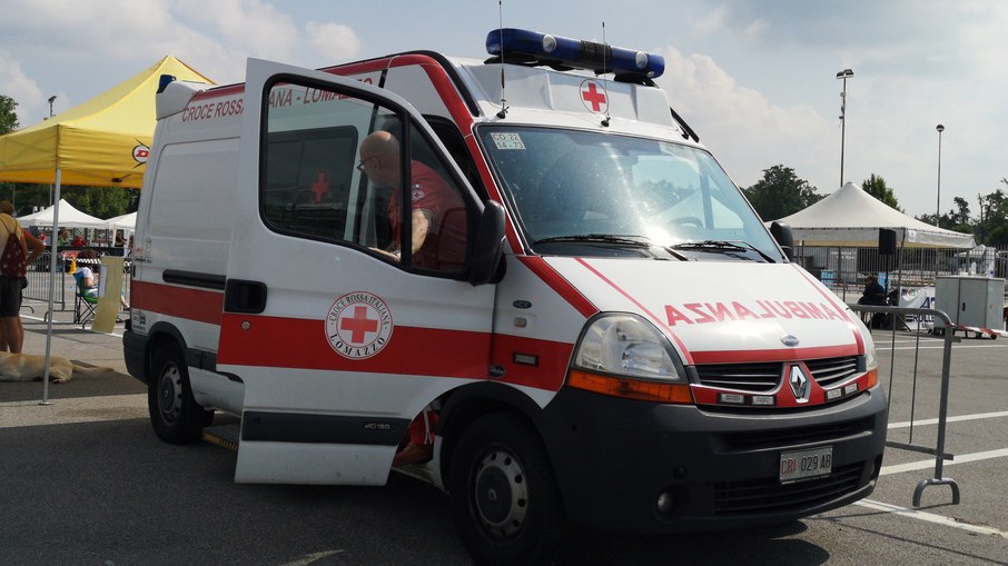 Ambulância da Cruz Vermelha Italiana Ambulância da Cruz Vermelha Italiana