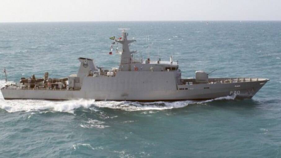 Marinha trabalha na busca pelos cinco desaparecidos no RJ