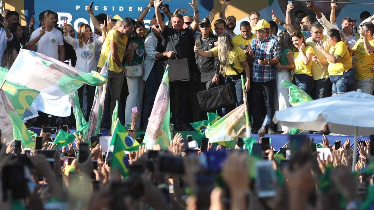 Comício de Bolsonaro em Campo Grande (RJ)