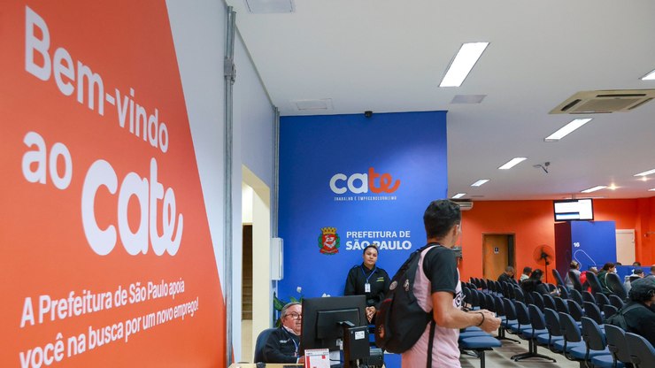 Cate oferece 4 mil vagas com salários de até R$ 4 mil em SP