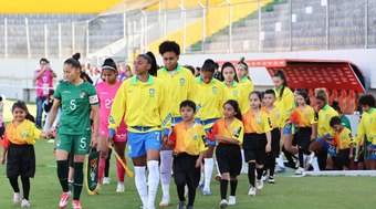 Ap%C3%B3s%20reclama%C3%A7%C3%B5es%2C%20Conmebol%20recua%20e%20cede%20acesso%20ao%20campo