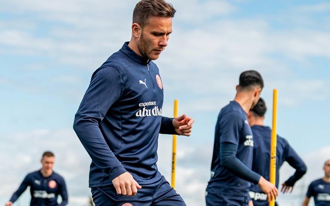 Santos negocia a contratação de Arhtur Melo 