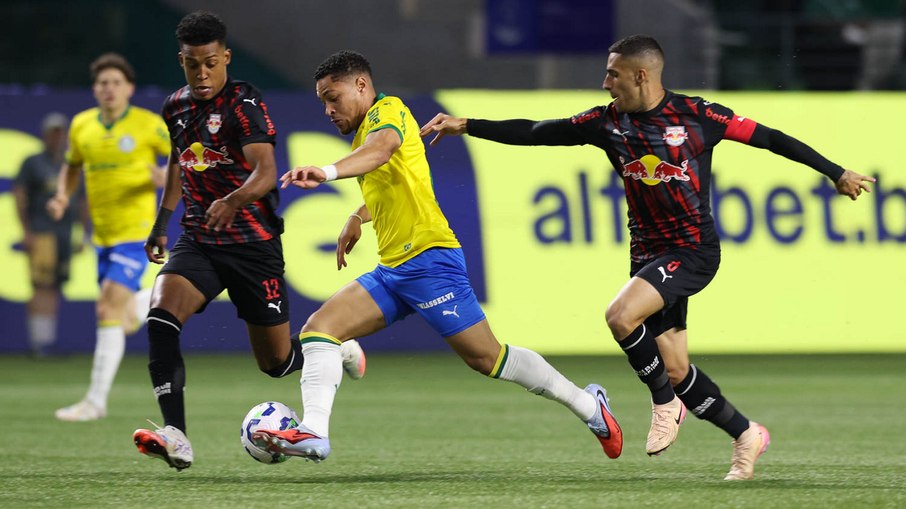 Vitor Roque decidiu a vitória do Palmeiras sobre o Bragantino
