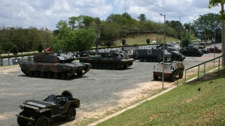 Vinhedo sedia encontro nacional de viaturas militares