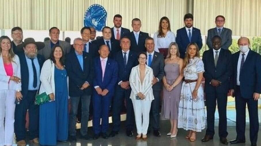 O presidente Jair Bolsonaro recebe deputados no Palácio da Alvorada  