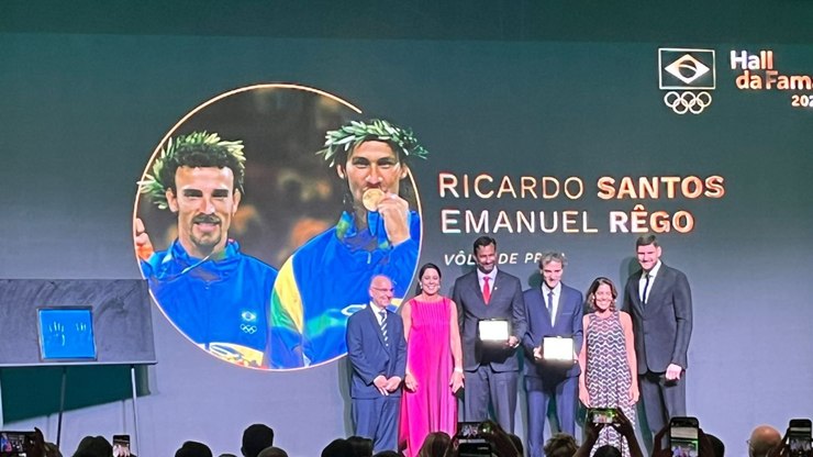 Noite de gala celebra lendas do esporte nacional no Hall da Fama