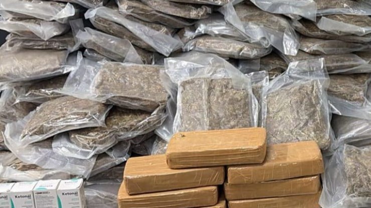 Operação da PRF apreende 40 kg de drogas na Via Dutra
