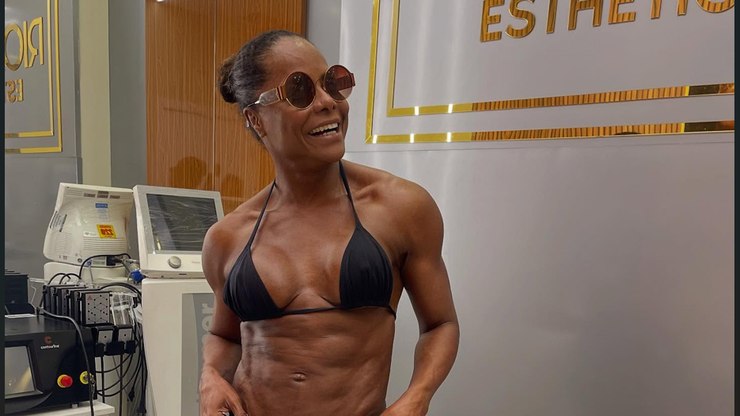 Adriana%20Bombom%20revela%20segredo%20do%20shape%20sarado