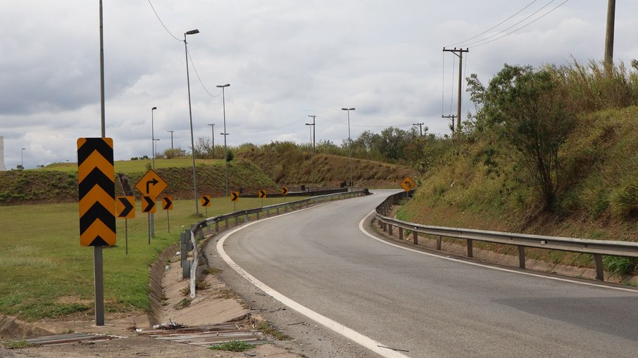 Obra na alça de acesso da SP 330 saída 75A é adiada