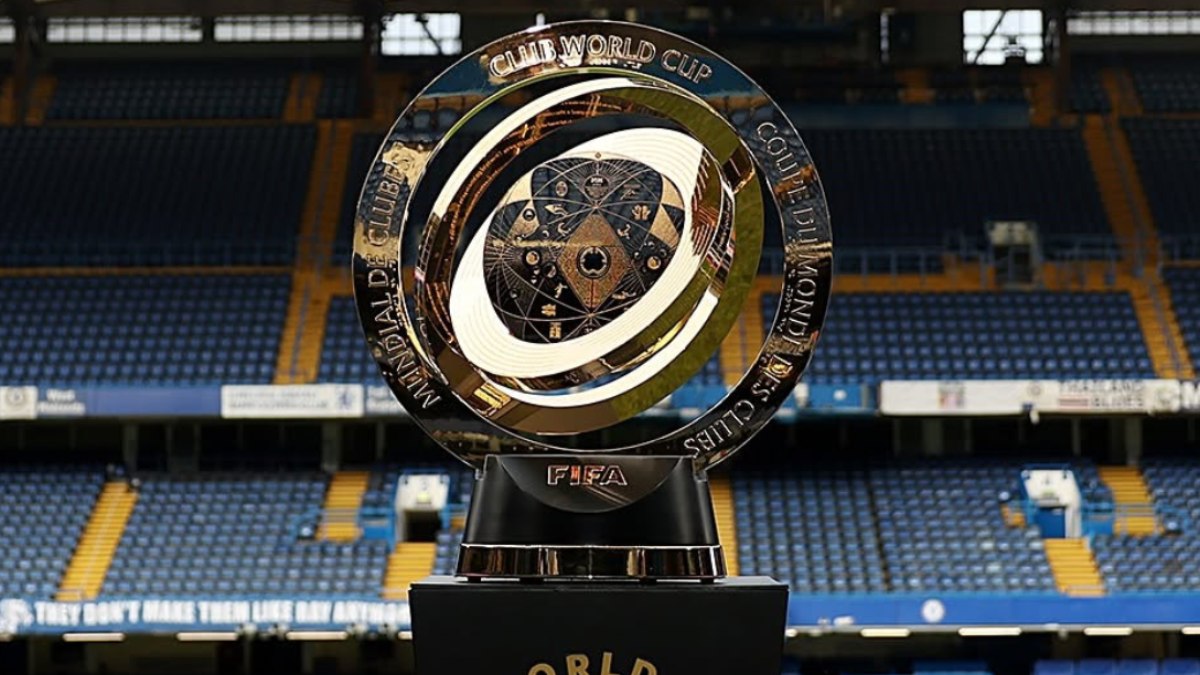Mundial: narrador da ESPN embarca para EUA com camisa do Flamengo