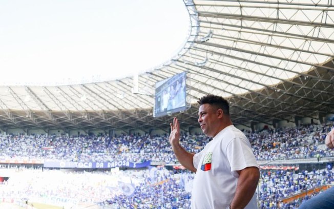 Ronaldo elogia torcida e garante que Cruzeiro brigará pelo título na Série B: 'É o que a gente está buscando'