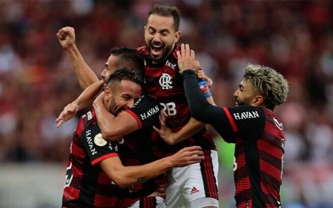 Após Isla, Flamengo chega a 15 marcadores de gol na temporada
