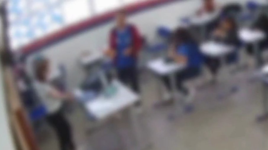 Aluno agride professora em escola na Bahia Aluno agride professora em escola na Bahia