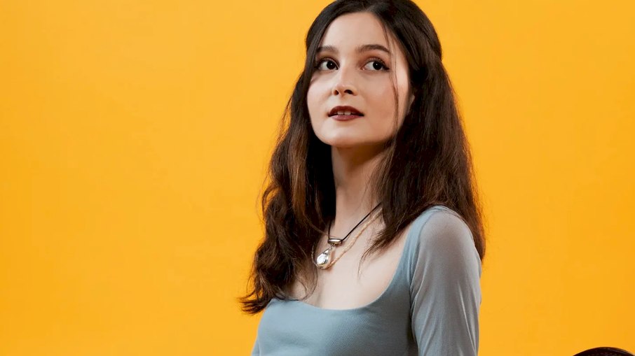Com EP 'Vem comigo', Malu Azevedo apresenta uma MPB de alma leve 
