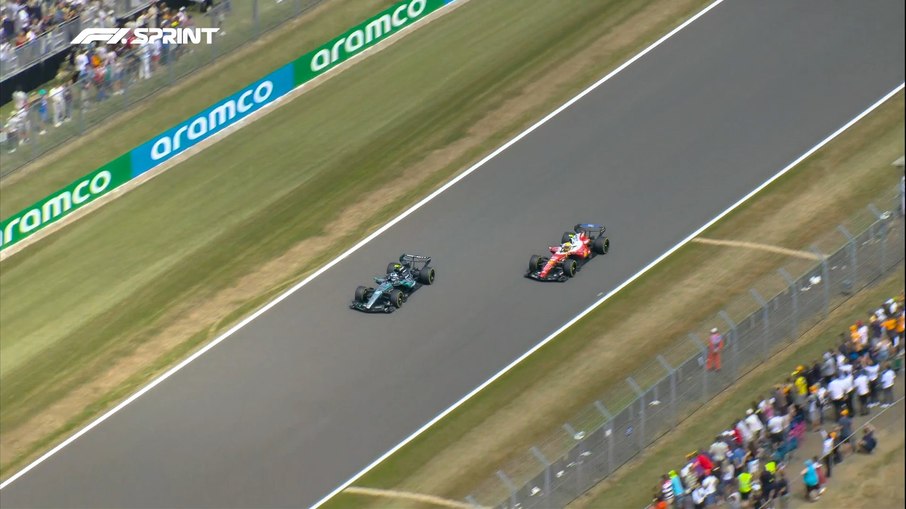 Antonelli vence duelo contra Hamilton na sprint em Silverstone Antonelli vence duelo contra Hamilton na sprint em Silverstone